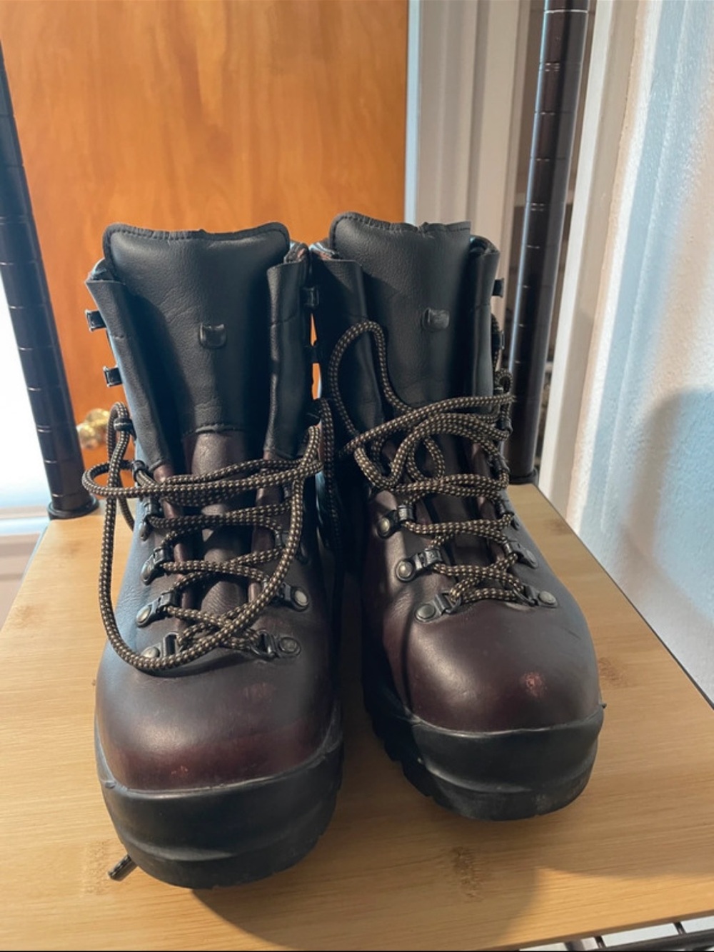Scarpa Dark Brown Leather Hiking Boots with Black Collar - Picture 2 of 5